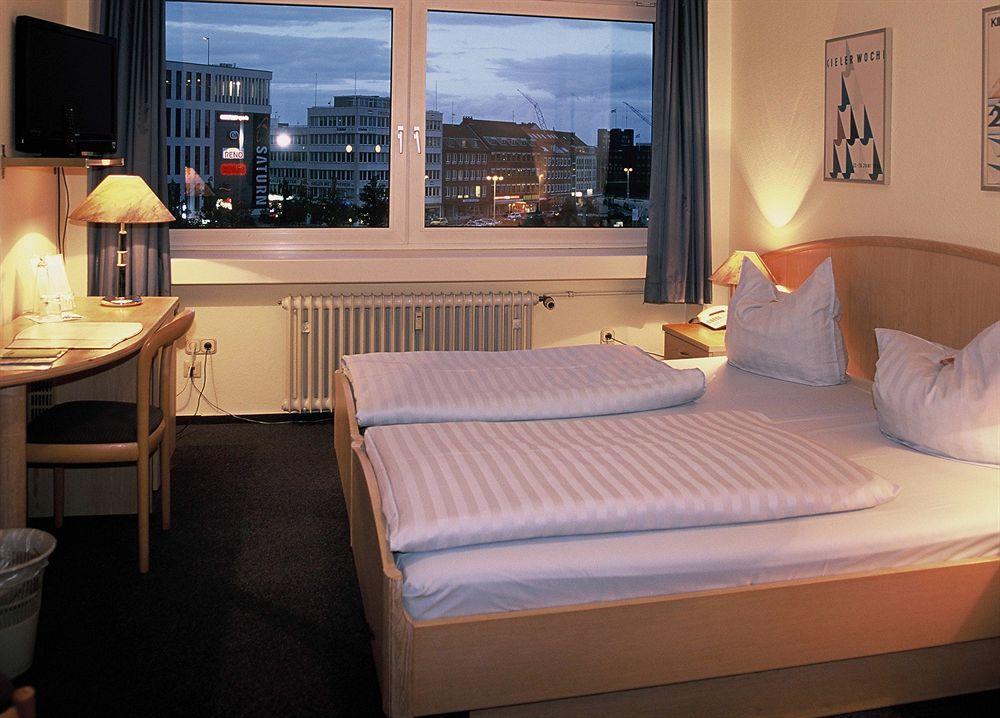Hotel Am Schwedenkai Kiel Exterior foto